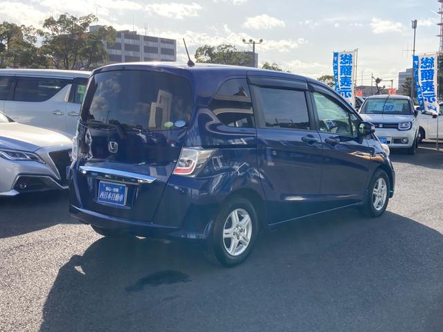 フリード Ｇ　ジャストセレクション　６人乗り　カロッツェリアＳＤナビ　地デジ　Ｂｌｕｅｔｏｏｔｈ　バックモニター　両側パワースライド　クルーズコントロール　ＨＩＤ　ＤＵＦＡＸ１４ＡＷ（2枚目）