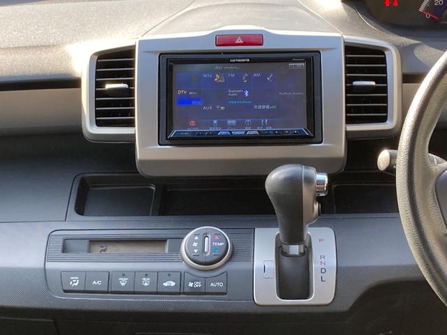 フリード Ｇ　ジャストセレクション　６人乗り　カロッツェリアＳＤナビ　地デジ　Ｂｌｕｅｔｏｏｔｈ　バックモニター　両側パワースライド　クルーズコントロール　ＨＩＤ　ＤＵＦＡＸ１４ＡＷ（9枚目）