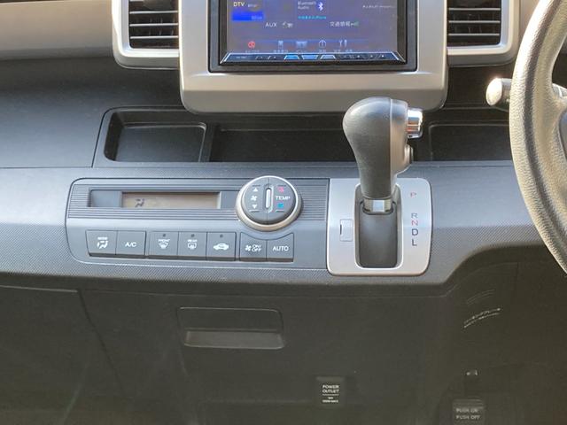 フリード Ｇ　ジャストセレクション　６人乗り　カロッツェリアＳＤナビ　地デジ　Ｂｌｕｅｔｏｏｔｈ　バックモニター　両側パワースライド　クルーズコントロール　ＨＩＤ　ＤＵＦＡＸ１４ＡＷ（12枚目）