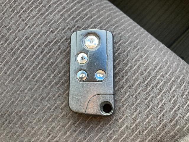 フリード Ｇ　ジャストセレクション　６人乗り　カロッツェリアＳＤナビ　地デジ　Ｂｌｕｅｔｏｏｔｈ　バックモニター　両側パワースライド　クルーズコントロール　ＨＩＤ　ＤＵＦＡＸ１４ＡＷ（22枚目）