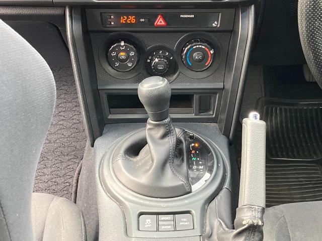 ８６ Ｇ　純正ＳＤナビ　ワンセグ　Ｂｌｕｅｔｏｏｔｈ　バックモニター　革巻きハンドル　コーナーセンサー　ＨＩＤ　純正１６ＡＷ（12枚目）