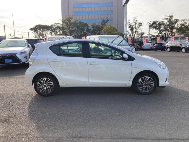 アクア Ｌ　純正ＨＤＤナビ　地デジ　バックモニター　ヘッドライトレベライザー　キーレス　ＥＴＣ　社外１５ＡＷ（3枚目）