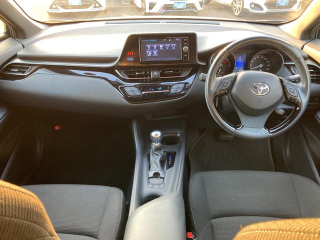 Ｃ－ＨＲ Ｓ　プリクラッシュセーフティ　車線逸脱警報　純正ＳＤナビ　地デジ　Ｂｌｕｅｔｏｏｔｈ　バックモニター　レーダークルーズコントロール　オートハイビーム　ＨＩＤ　ＥＴＣ　純正１７ＡＷ（8枚目）