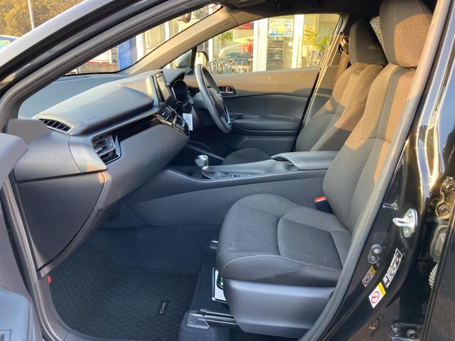 Ｃ－ＨＲ Ｓ　プリクラッシュセーフティ　車線逸脱警報　純正ＳＤナビ　地デジ　Ｂｌｕｅｔｏｏｔｈ　バックモニター　レーダークルーズコントロール　オートハイビーム　ＨＩＤ　ＥＴＣ　純正１７ＡＷ（20枚目）