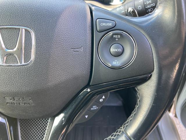 ヴェゼル ハイブリッドＺ　シティブレーキアクティブシステム　純正ナビ　地デジ　Ｂｌｕｅｔｏｏｔｈ　ＨＤＭＩ　バックモニター　革巻きハンドル　クルーズコントロール　パドルシフト　ハーフレザーシート　前席シートヒーター　ＬＥＤ（17枚目）