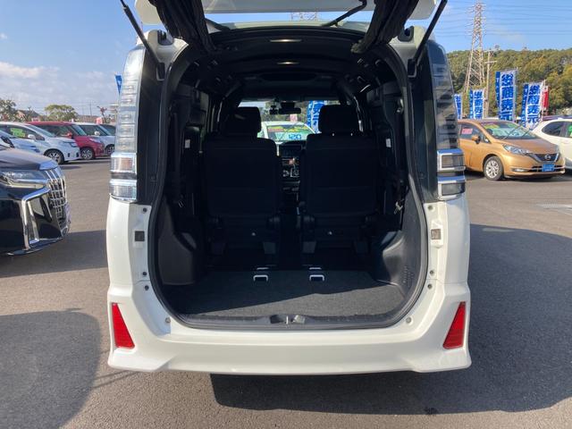 ヴォクシー ＺＳ　煌　プリクラッシュセーフティ　先行車発進告知　ワンオーナー車　純正９インチＳＤナビ　地デジ　Ｂｌｕｅｔｏｏｔｈ　バックモニター　前後ドラレコ　両側パワースライド　革巻きハンドル　クルーズコントロール（7枚目）