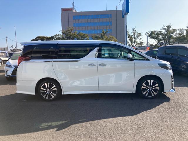 アルファード ２．５Ｓ　Ｃパッケージ　Ｗサンルーフ　黒革シート　フリップダウンモニター　７人乗り　プリクラッシュセーフティ　標識検知　ブラインドスポットモニター　純正１０インチＳＤナビ　Ｂｌｕｅｔｏｏｔｈ　ＨＤＭＩ　デジタルインナーミラー（3枚目）