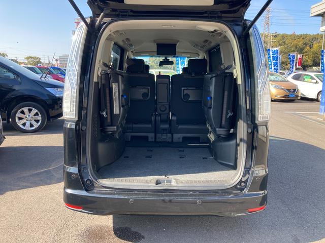 セレナ ハイウェイスター　Ｓ－ハイブリッド　エマージェンシーブレーキ　フリップダウンモニター　純正ＳＤナビ　地デジ　Ｂｌｕｅｔｏｏｔｈ　ＨＤＭＩ　アラウンドビューモニター　ドラレコ　両側パワースライド　クルーズコントロール　ＥＴＣ　純正１６ＡＷ（7枚目）