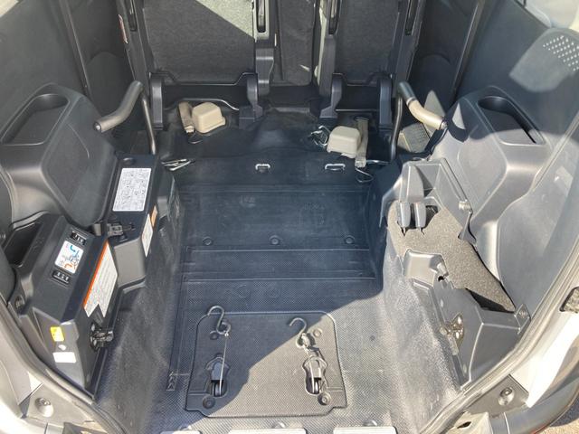 シエンタ Ｘ　車いす仕様車　スローパー　法人ワンオーナー　手すり付き　車いす固定装置　車高降下装置　純正ＳＤナビ　ワンセグ　Ｂｌｕｅｔｏｏｔｈ　バックモニター　ドラレコ　左側パワースライド　ヘッドライトレベライザー（8枚目）