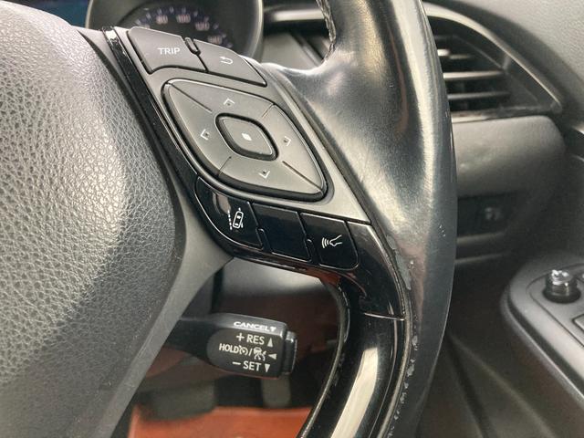 Ｃ－ＨＲ Ｓ　プリクラッシュセーフティ　車線逸脱警報　純正ＳＤナビ　地デジ　Ｂｌｕｅｔｏｏｔｈ　バックモニター　クルーズコントロール　レーダークルーズコントロール　ブレーキホールド　ＬＥＤ　ＥＴＣ　純正１７ＡＷ（16枚目）