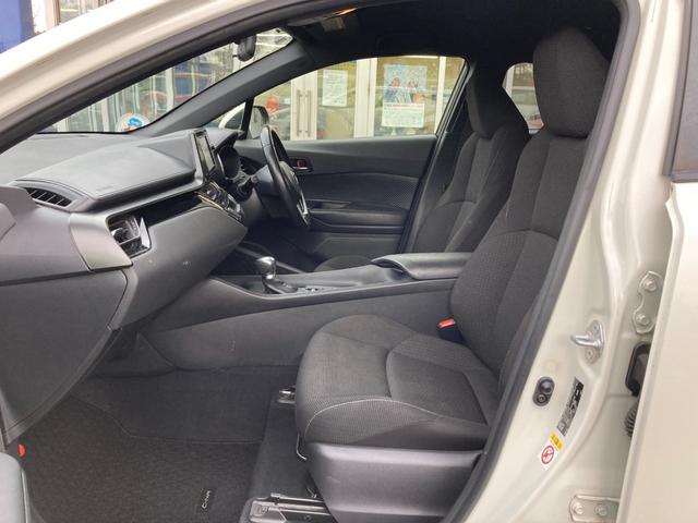 Ｃ－ＨＲ Ｓ　プリクラッシュセーフティ　車線逸脱警報　純正ＳＤナビ　地デジ　Ｂｌｕｅｔｏｏｔｈ　バックモニター　クルーズコントロール　レーダークルーズコントロール　ブレーキホールド　ＬＥＤ　ＥＴＣ　純正１７ＡＷ（20枚目）