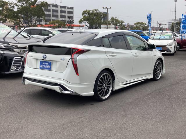 プリウス Ｓ　カロッツェリアＳＤナビ　地デジ　Ｂｌｕｅｔｏｏｔｈ　バックモニター　ドラレコ　革巻きハンドル　エアロパーツ　ＥＴＣ　ＬＯＸＲＮＹ１９ＡＷ（2枚目）