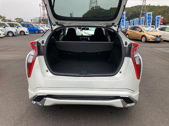 プリウス Ｓ　カロッツェリアＳＤナビ　地デジ　Ｂｌｕｅｔｏｏｔｈ　バックモニター　ドラレコ　革巻きハンドル　エアロパーツ　ＥＴＣ　ＬＯＸＲＮＹ１９ＡＷ（7枚目）