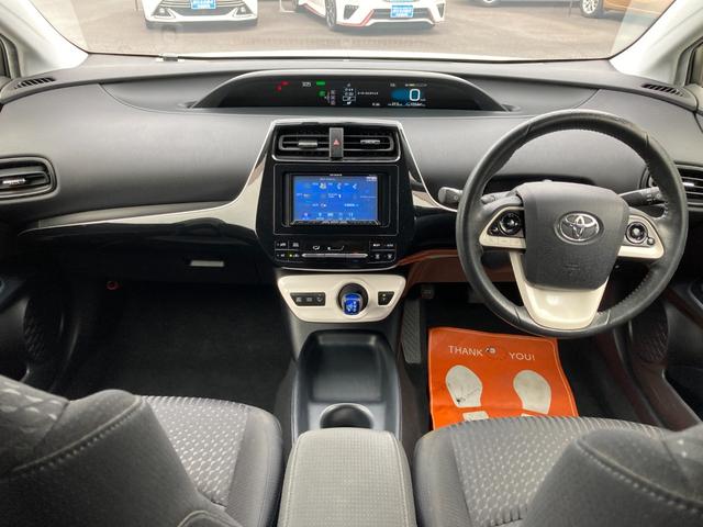 プリウス Ｓ　カロッツェリアＳＤナビ　地デジ　Ｂｌｕｅｔｏｏｔｈ　バックモニター　ドラレコ　革巻きハンドル　エアロパーツ　ＥＴＣ　ＬＯＸＲＮＹ１９ＡＷ（8枚目）