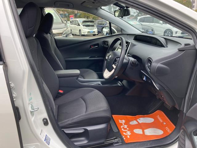 プリウス Ｓ　カロッツェリアＳＤナビ　地デジ　Ｂｌｕｅｔｏｏｔｈ　バックモニター　ドラレコ　革巻きハンドル　エアロパーツ　ＥＴＣ　ＬＯＸＲＮＹ１９ＡＷ（18枚目）