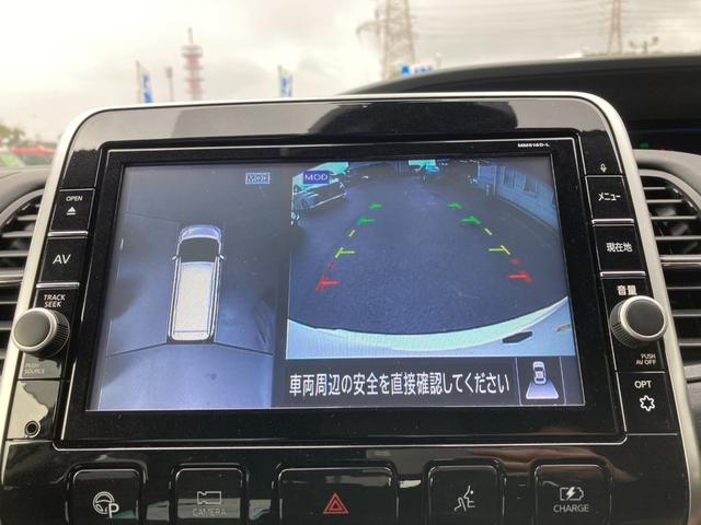 セレナ ｅ－パワー　ハイウェイスターＶ　フリップダウンモニター　７人乗り　プロパイロット　エマージェンシーブレーキ　標識認識機能　純正９インチＳＤナビ　地デジ　Ｂｌｕｅｔｏｏｔｈ　ＨＤＭＩ　ドラレコ　デジタルインナーミラー　レーダークルーズ（14枚目）