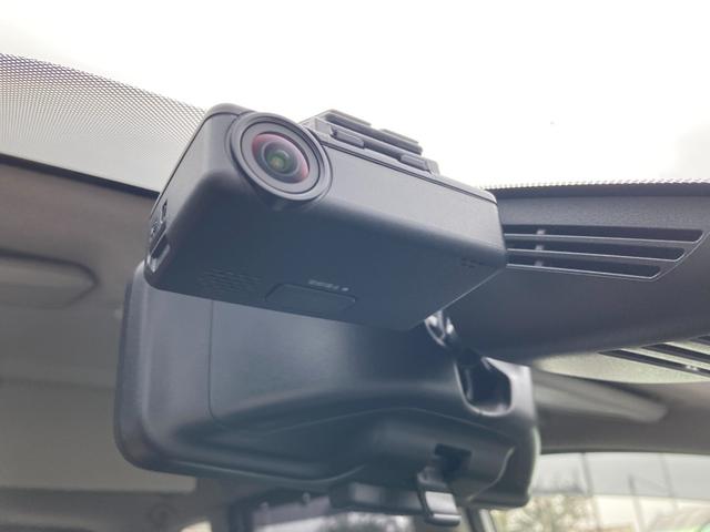 セレナ ｅ－パワー　ハイウェイスターＶ　フリップダウンモニター　７人乗り　プロパイロット　エマージェンシーブレーキ　標識認識機能　純正９インチＳＤナビ　地デジ　Ｂｌｕｅｔｏｏｔｈ　ＨＤＭＩ　ドラレコ　デジタルインナーミラー　レーダークルーズ（22枚目）