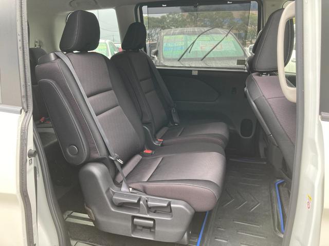 セレナ ｅ－パワー　ハイウェイスターＶ　フリップダウンモニター　７人乗り　プロパイロット　エマージェンシーブレーキ　標識認識機能　純正９インチＳＤナビ　地デジ　Ｂｌｕｅｔｏｏｔｈ　ＨＤＭＩ　ドラレコ　デジタルインナーミラー　レーダークルーズ（30枚目）