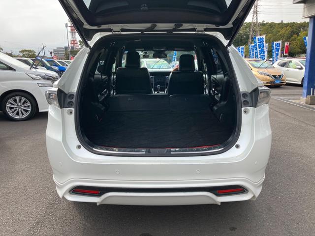 ハリアーハイブリッド プレミアム　アドバンスドパッケージ　４ＷＤ　プリクラッシュセーフティ　純正ナビ　地デジ　Ｂｌｕｅｔｏｏｔｈ　３６０°ビューモニター　前後ドラレコ　ＪＢＬスピーカー　運転席パワーシート　パワートランク　オートハイビーム（7枚目）