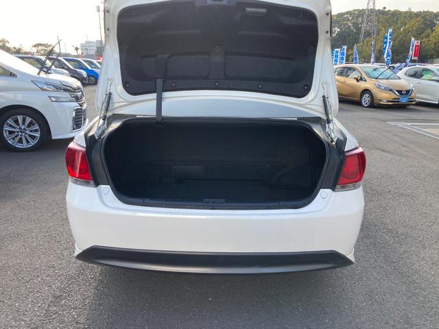 クラウンハイブリッド アスリートＳ　純正ＨＤＤナビ　地デジ　Ｂｌｕｅｔｏｏｔｈ　バックモニター　黒革シート　前席シートヒーター・シートエアコン　前席パワーシート　ウッドコンビハンドル　クルーズコントロール　ＥＴＣ　純正１７ＡＷ（6枚目）