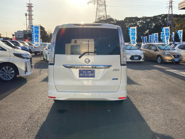 セレナ ハイウェイスター　Ｖセレ＋セーフティ　ＳＨＶ　Ａセフ　エマージェンシーブレーキ　純正ナビ　Ｂｌｕｅｔｏｏｔｈ　アラウンドビューモニター　フリップダウンモニター　ドラレコ　両側パワースライド　革巻きハンドル　クルーズコントロール　ロールサンシェード　ＥＴＣ（5枚目）