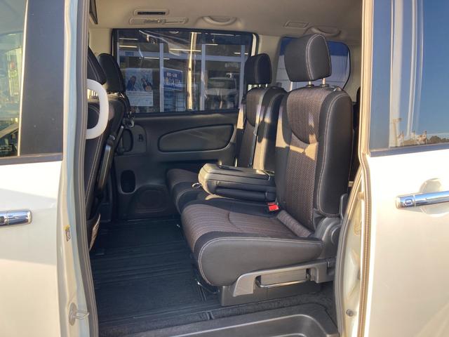 セレナ ハイウェイスター　Ｖセレ＋セーフティ　ＳＨＶ　Ａセフ　エマージェンシーブレーキ　純正ナビ　Ｂｌｕｅｔｏｏｔｈ　アラウンドビューモニター　フリップダウンモニター　ドラレコ　両側パワースライド　革巻きハンドル　クルーズコントロール　ロールサンシェード　ＥＴＣ（26枚目）