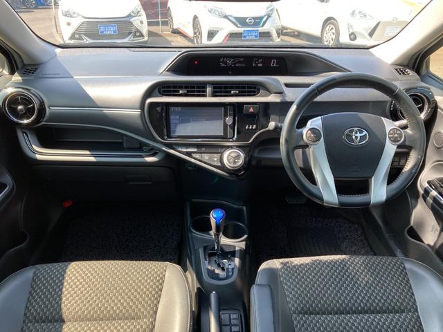 アクア Ｘ－アーバン　ソリッド　プリクラッシュセーフティ　禁煙車　純正ＳＤナビ　地デジ　Ｂｌｕｅｔｏｏｔｈ　バックモニター　ハーフレザーシート　革巻きハンドル　プッシュスタート　オートハイビーム　純正１６ＡＷ（8枚目）