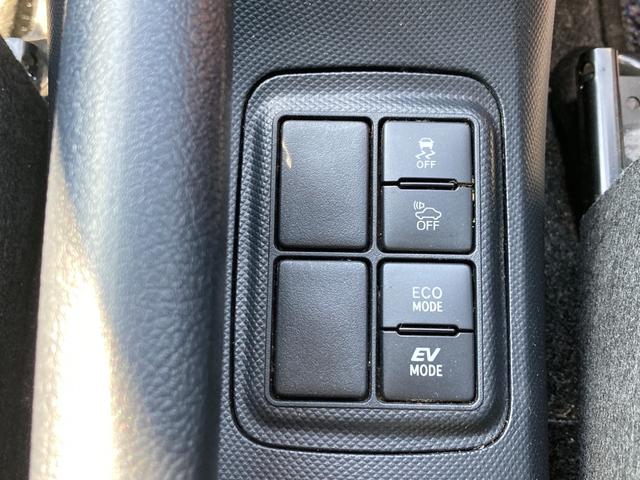 アクア Ｘ－アーバン　ソリッド　プリクラッシュセーフティ　禁煙車　純正ＳＤナビ　地デジ　Ｂｌｕｅｔｏｏｔｈ　バックモニター　ハーフレザーシート　革巻きハンドル　プッシュスタート　オートハイビーム　純正１６ＡＷ（17枚目）