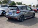 ノート ｅ－パワーニスモ　エマージェンシーブレーキ　車線逸脱警報　純正ＳＤナビ　地デジ　Ｂｌｕｅｔｏｏｔｈ　アラウンドビューモニター　革巻きハンドル　プッシュスタート　ＥＴＣ　純正１６ＡＷ（2枚目）