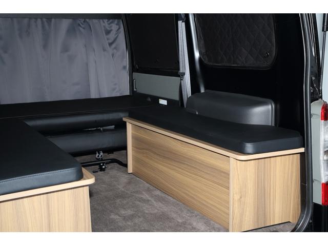 �y�Ƌ��̌^�̎������C�A�E�g�z���[�ƃx���`�����˂��Ƌ��ݒu�B����ꂽ��Ԃł��A���났�Ǝ��p���𗼗����������݌v�ł��B