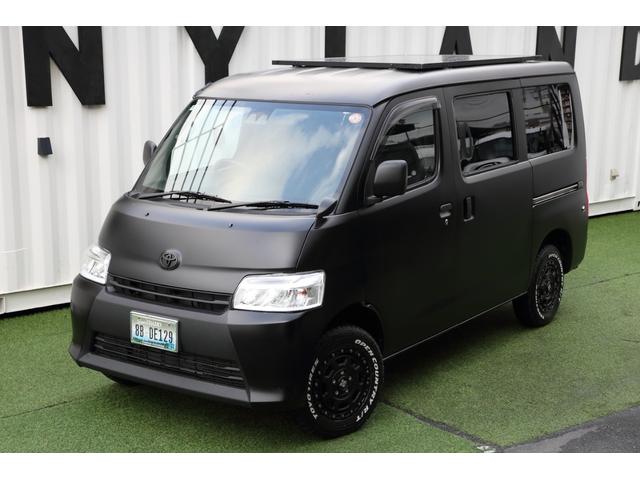 �y�u���b�N�œ��ꂳ�ꂽ�O���z�{�f�B�J���[���u���b�N�œ��ꂵ�A�X�^�C���b�V���Ȏd�オ��ɁB�J�X�^������}�����A�O���̂��Ȃ��f�U�C���ł��B