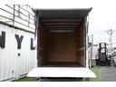 荷物の積み下ろしに便利な、昇降リフト付きパネルバン！荷室には室内灯を備え、夜間や暗所での荷物の積み下ろし・確認に便利です。バックカメラ、ＥＴＣ、ＰＣＳも装備した実用性の高い１台です。