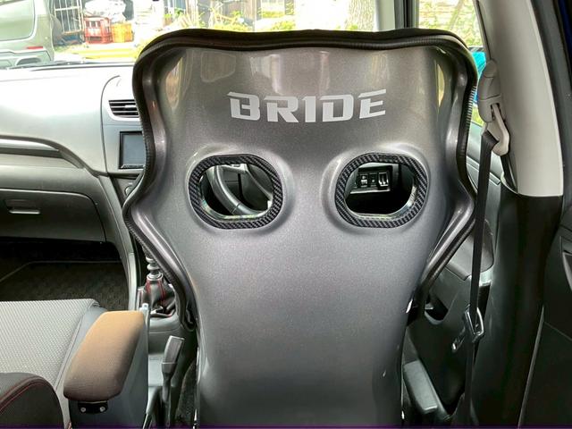スイフトスポーツ ベースグレード　６速マニュアル　ＥＣＵチューニング済み　ＭＳＥスポーツマフラー　ＢＲＩＤＥバケットシート　社外ナビＴＶ　Ｂｌｕｅｔｏｏｔｈ接続可　ハンドルスイッチ　バックカメラ　ＥＴＣ　１７インチＡＷ　横滑り防止装置（36枚目）