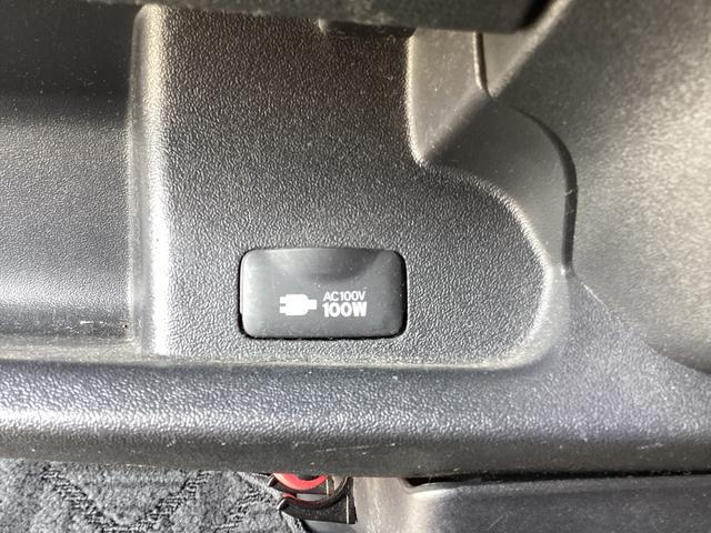 レジアスエースバン ロングスーパーＧＬ　２型　４型フェイス　ローダウン　社外アルミホイールコーナーセンサー　ケンウッドＳＤナビ　リアスライドガラス小窓　バックカメラ　１００Ｖ電源　メッキ電動格納ミラー　メッキグリル　シートカバー　ＥＴＣ（29枚目）