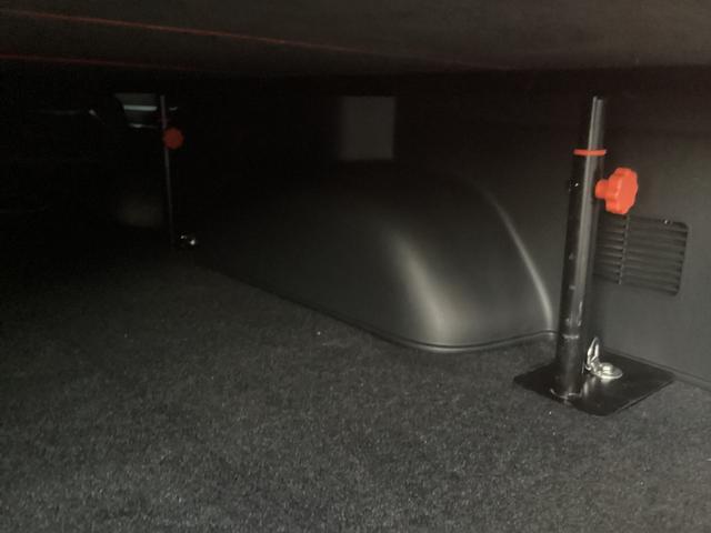ハイエースバン スーパーＧＬ　ダークプライムＩＩ　７型　パノラミックビュー　ピボットクルコン　ベッドキット　社外アルミホイール　クリアランスソナー　デジタルインナーミラー　トヨタセーフティセンス　ドラレコ前後　純正ＬＥＤフォグランプ　ピラーツイーター（55枚目）