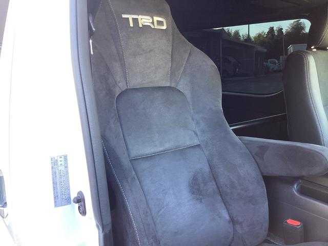 ハイエースバン ロングスーパーＧＬマルチロールトランスポータタイプＩＩ　７型　ＴＲＤエアロ４点　ＴＲＤスポーツシート　モデリスタ跳上式ベッドキット　パノラミックビュー　両側パワースライドドア　クリアランスソナー　ＴＲＤアルミホイール　トヨタセーフティセンス　デジタルミラー（25枚目）