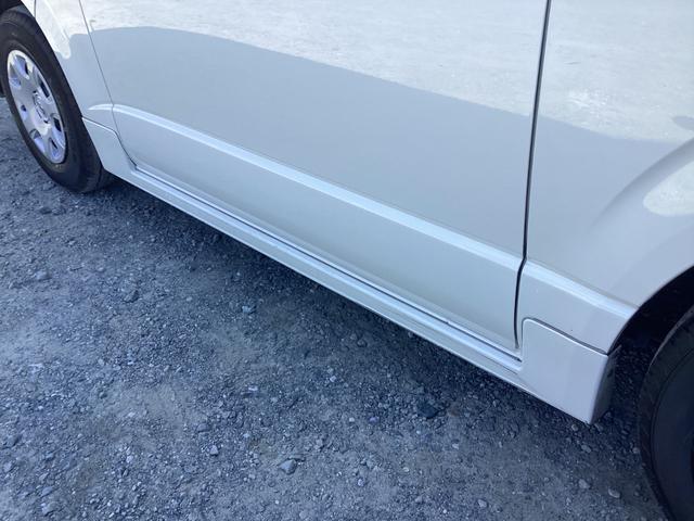 ハイエースバン ロングDX GLパッケージ 6型 ハイルーフ パノラミックビュー ダブルエアコン クリアランスソナー 純正LEDヘッドライト デジタルインナーミラー トヨタセーフティセンス ドライブレコーダー リアヒーター 内張レザー変更(14枚目)