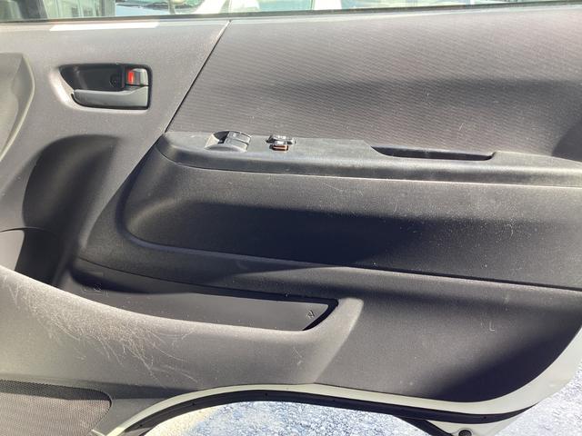 ハイエースバン ロングDX GLパッケージ 6型 ハイルーフ パノラミックビュー ダブルエアコン クリアランスソナー 純正LEDヘッドライト デジタルインナーミラー トヨタセーフティセンス ドライブレコーダー リアヒーター 内張レザー変更(23枚目)