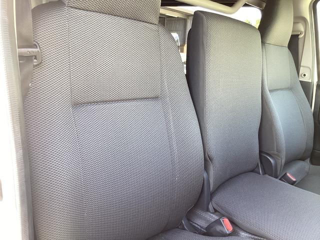 ハイエースバン ロングDX GLパッケージ 6型 ハイルーフ パノラミックビュー ダブルエアコン クリアランスソナー 純正LEDヘッドライト デジタルインナーミラー トヨタセーフティセンス ドライブレコーダー リアヒーター 内張レザー変更(25枚目)