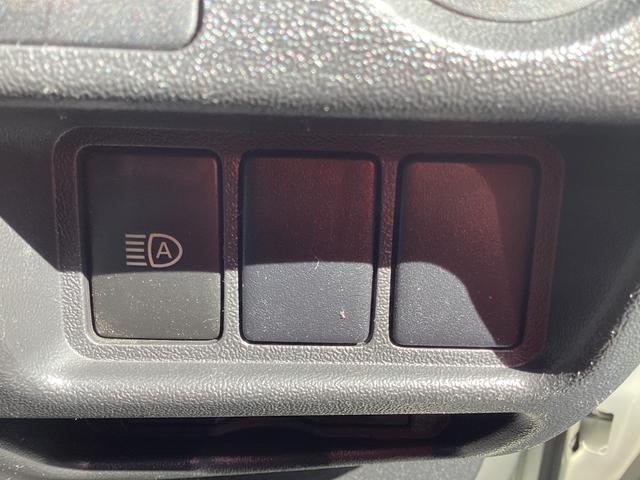 ハイエースバン ロングDX GLパッケージ 6型 ハイルーフ パノラミックビュー ダブルエアコン クリアランスソナー 純正LEDヘッドライト デジタルインナーミラー トヨタセーフティセンス ドライブレコーダー リアヒーター 内張レザー変更(27枚目)