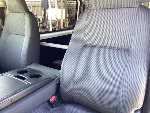 ハイエースバン ロングDX GLパッケージ 6型 ハイルーフ パノラミックビュー ダブルエアコン クリアランスソナー 純正LEDヘッドライト デジタルインナーミラー トヨタセーフティセンス ドライブレコーダー リアヒーター 内張レザー変更(45枚目)