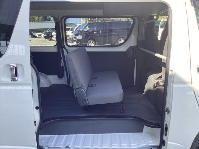 ハイエースバン ロングDX GLパッケージ 6型 ハイルーフ パノラミックビュー ダブルエアコン クリアランスソナー 純正LEDヘッドライト デジタルインナーミラー トヨタセーフティセンス ドライブレコーダー リアヒーター 内張レザー変更(49枚目)