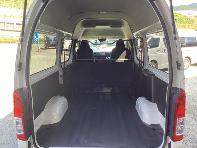 ハイエースバン ロングDX GLパッケージ 6型 ハイルーフ パノラミックビュー ダブルエアコン クリアランスソナー 純正LEDヘッドライト デジタルインナーミラー トヨタセーフティセンス ドライブレコーダー リアヒーター 内張レザー変更(51枚目)