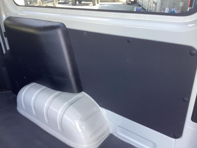 ハイエースバン ロングDX GLパッケージ 6型 ハイルーフ パノラミックビュー ダブルエアコン クリアランスソナー 純正LEDヘッドライト デジタルインナーミラー トヨタセーフティセンス ドライブレコーダー リアヒーター 内張レザー変更(54枚目)