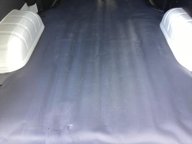 ハイエースバン ロングDX GLパッケージ 6型 ハイルーフ パノラミックビュー ダブルエアコン クリアランスソナー 純正LEDヘッドライト デジタルインナーミラー トヨタセーフティセンス ドライブレコーダー リアヒーター 内張レザー変更(55枚目)