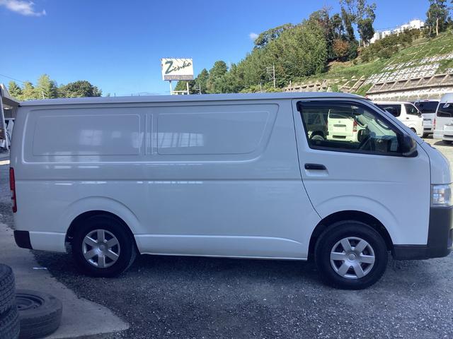 レジアスエースバン 　５型　低温強化バン　ＤＥＮＳＯ製―２２℃冷凍機　４ＷＤ　寒冷地仕様　ミラー型バックモニター　純正セキュリティ　ビルトインＥＴＣ　イージークローザー　電動格納ミラー　キーレス　レベライザー（6枚目）