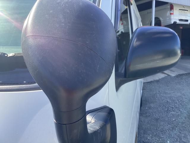 レジアスエースバン 　５型　低温強化バン　ＤＥＮＳＯ製―２２℃冷凍機　４ＷＤ　寒冷地仕様　ミラー型バックモニター　純正セキュリティ　ビルトインＥＴＣ　イージークローザー　電動格納ミラー　キーレス　レベライザー（11枚目）