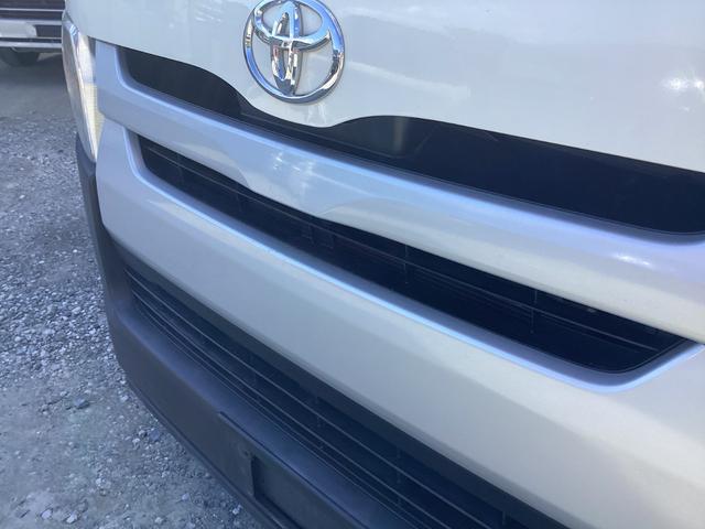 レジアスエースバン 　５型　低温強化バン　ＤＥＮＳＯ製―２２℃冷凍機　４ＷＤ　寒冷地仕様　ミラー型バックモニター　純正セキュリティ　ビルトインＥＴＣ　イージークローザー　電動格納ミラー　キーレス　レベライザー（13枚目）