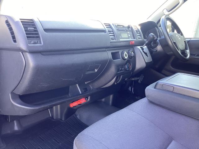 レジアスエースバン 　５型　低温強化バン　ＤＥＮＳＯ製―２２℃冷凍機　４ＷＤ　寒冷地仕様　ミラー型バックモニター　純正セキュリティ　ビルトインＥＴＣ　イージークローザー　電動格納ミラー　キーレス　レベライザー（31枚目）