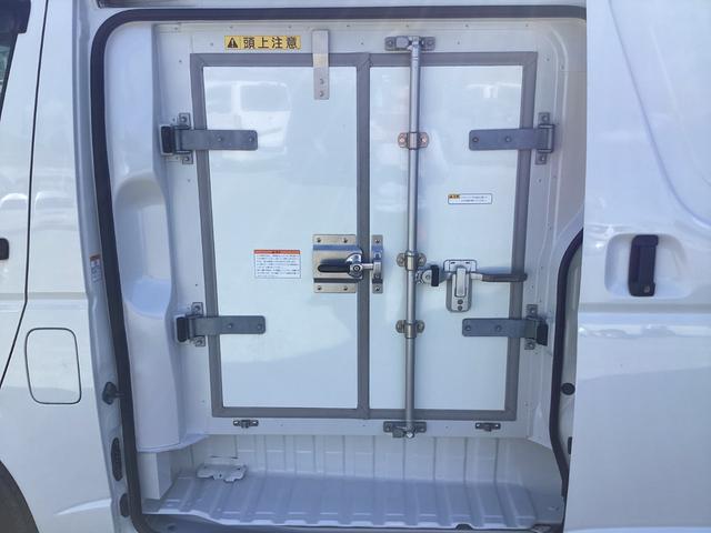 レジアスエースバン 　５型　低温強化バン　ＤＥＮＳＯ製―２２℃冷凍機　４ＷＤ　寒冷地仕様　ミラー型バックモニター　純正セキュリティ　ビルトインＥＴＣ　イージークローザー　電動格納ミラー　キーレス　レベライザー（33枚目）